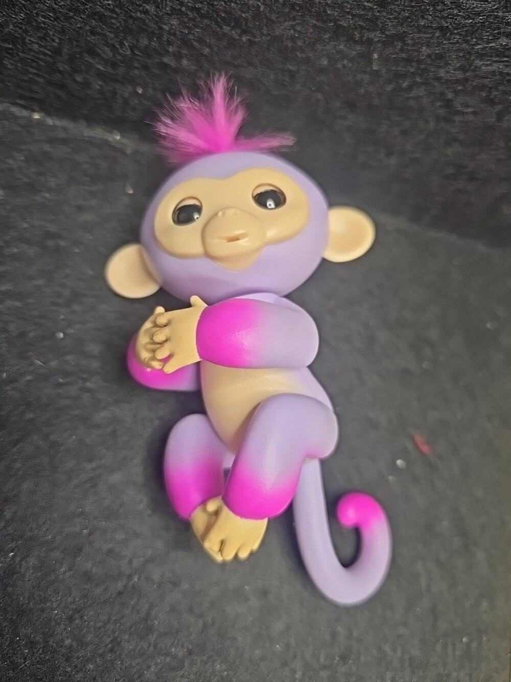 WowWee Fingerlings Purple Interactive Battery Operated Monkey Toy A1820 WORKS